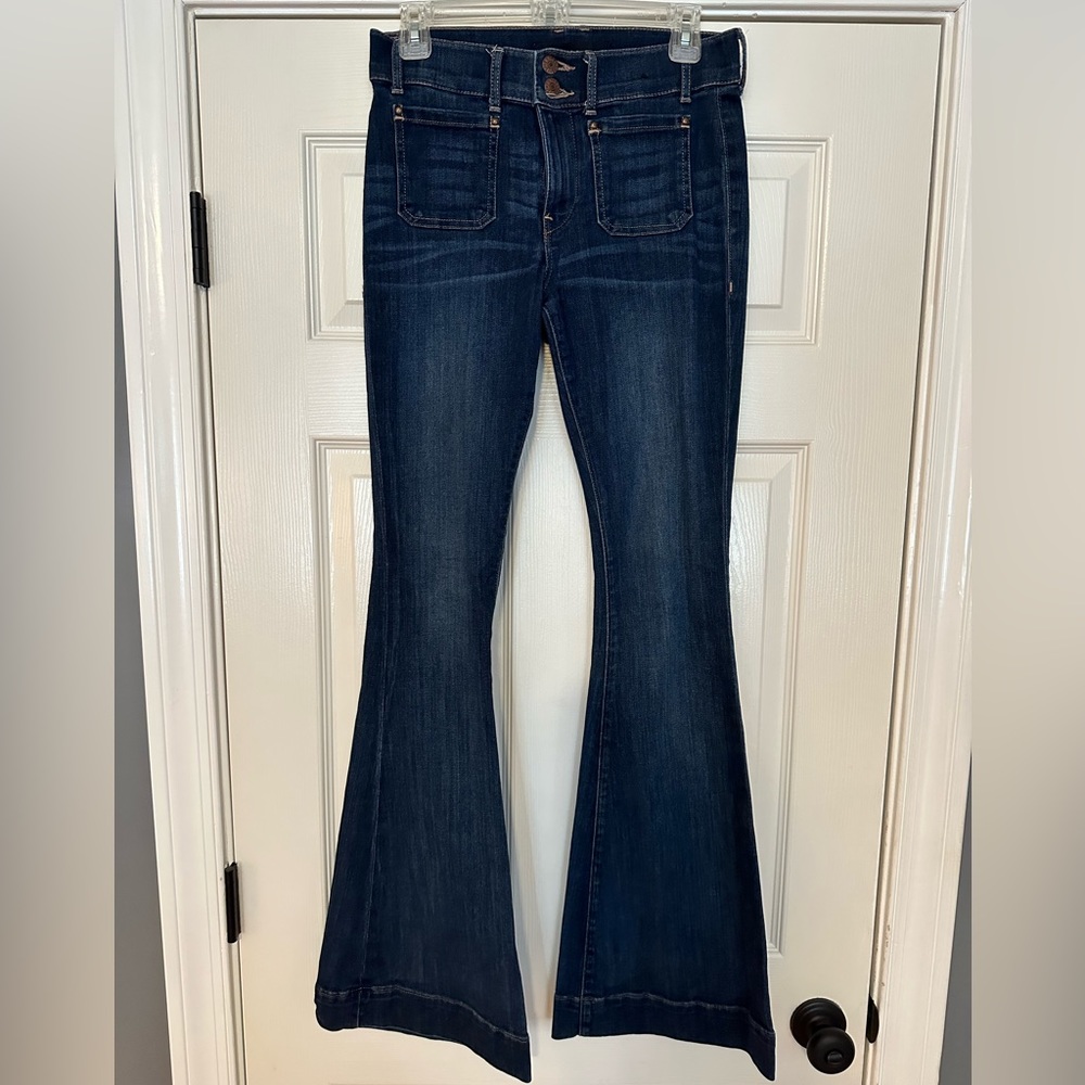 Dark washed Express bell bottom jeans — great condition!!